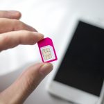 SIMカードを認識しないスマホの対処法！iPhone・Android端末で対処法は違う？